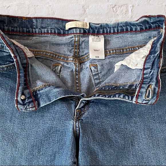 Levi’s Vintage 550 Relaxed Bootcut Womens Jeans - Picture 2 of 13